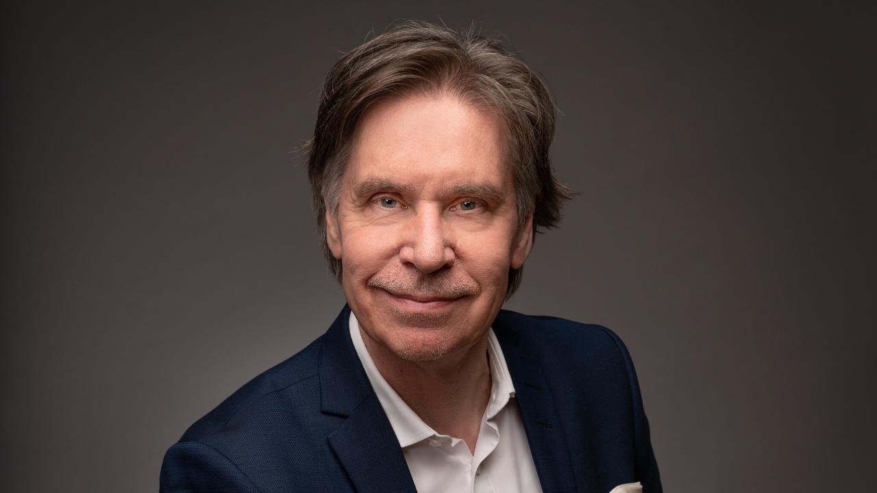 Porträttbild av Henry Backlund