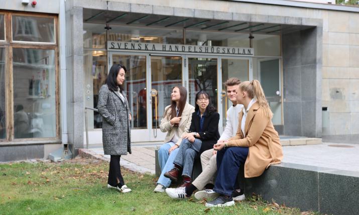 Studenter utanför Hanken