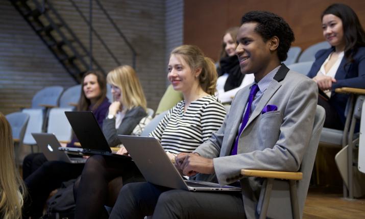 Hanken students in class