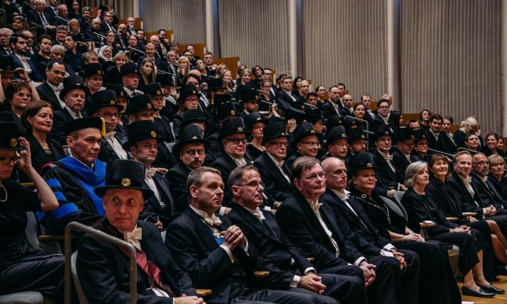Bild från festsalen under Hankens doktorspromotion 2019