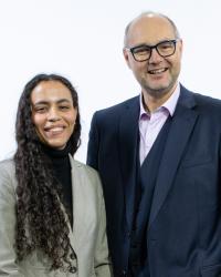 Picture of the two chairs of the forum