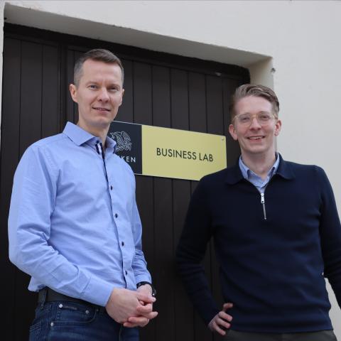 Hankens associate professors Dennis Sundvik and Jesper Haga.